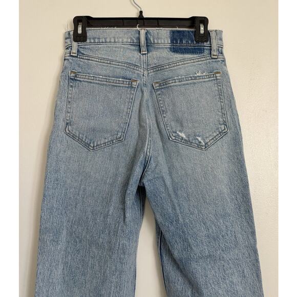 Light Wash Abercrombie The 90s Straight Ultra High Rise 26/2 - Picture 5 of 6